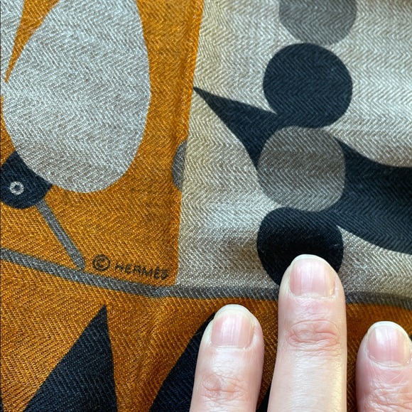 NWT Auth. Hermès 65 cm Cashmere/Silk Scarf “Parade en Fanfare” - Picture 6 of 13